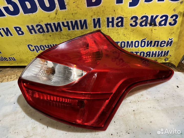 Фонарь задний правый Ford Focus 3