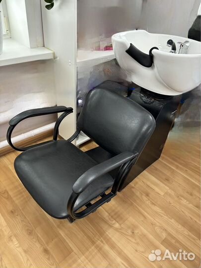 Продается парикмахерская кресло и мойка