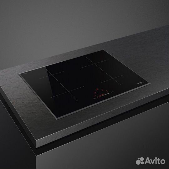Варочная панель индукционная Smeg SI4642B