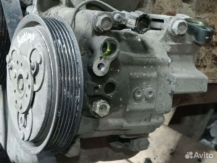 Компрессор кондиционера Ниссан Вингроуд 2