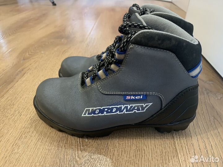 Лыжные ботинки