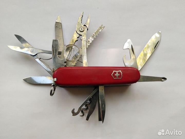 Нож(Мультитул) victorinox швейцария