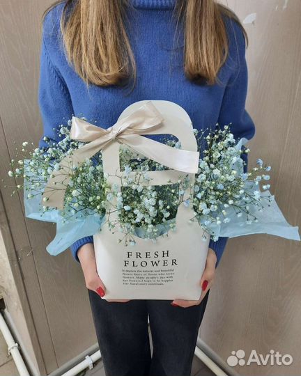 Сумочка с цветами гипсофилой