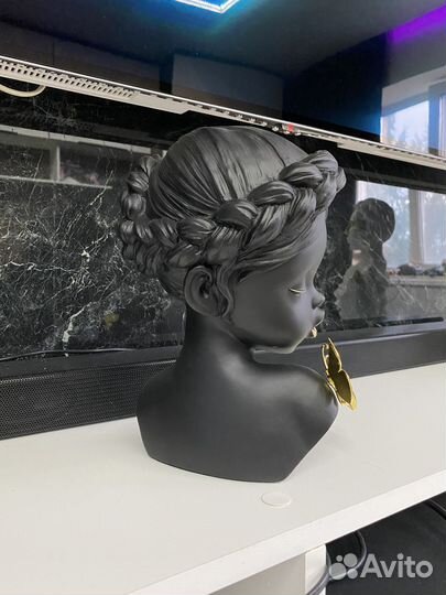 Дизайнерская статуэтка