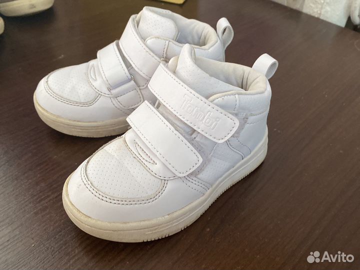 Кроссовки завышенные,томби
