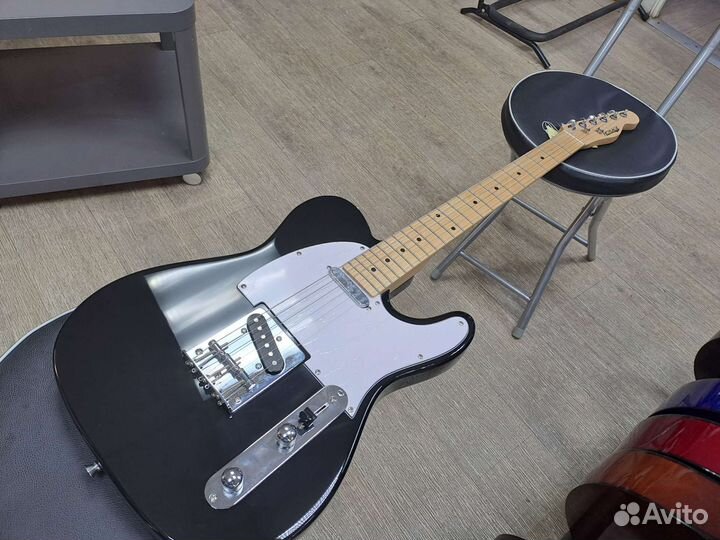 Электрогитара чёрная телекастер