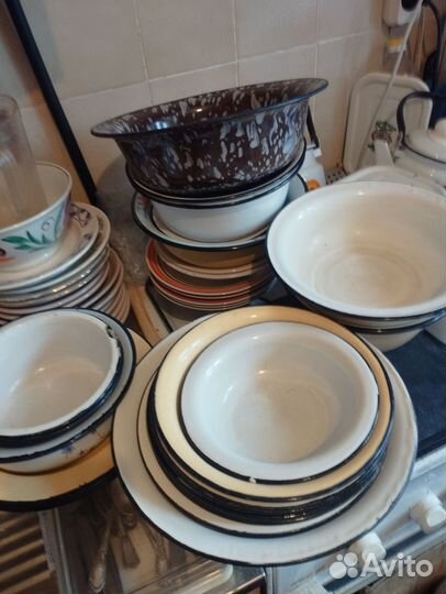 Миски,подставки,кастрюли