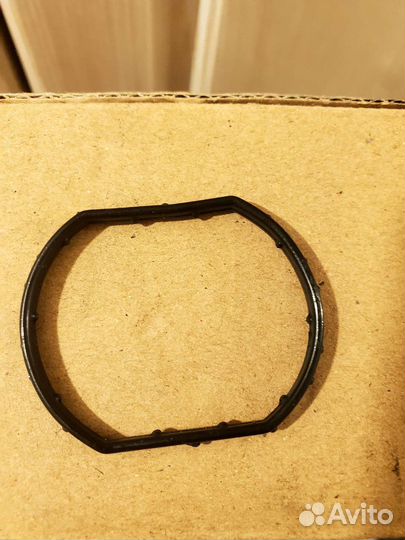 Манжетное уплотнение 059121149B