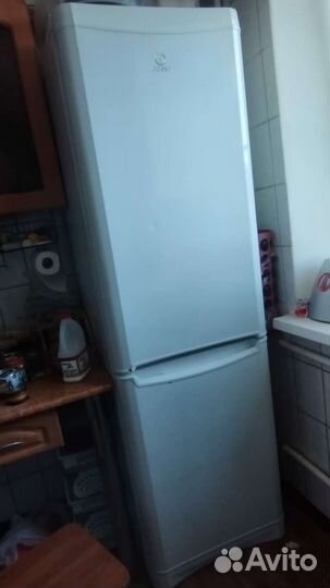 Холодильник Indesit