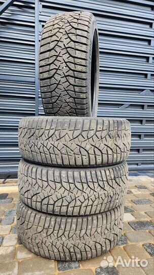 Bridgestone Blizzak Spike-02 SUV 245/45 R19 102T