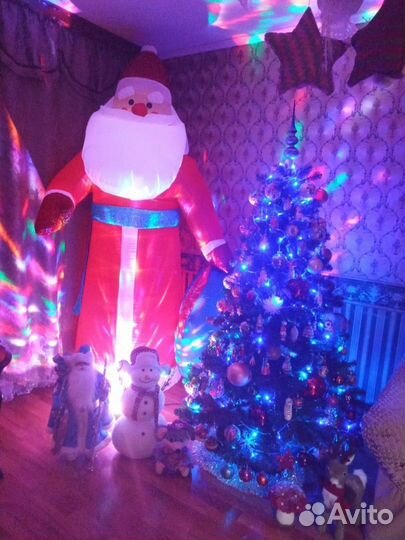 Надувной дед мороз и подставка для ёлки