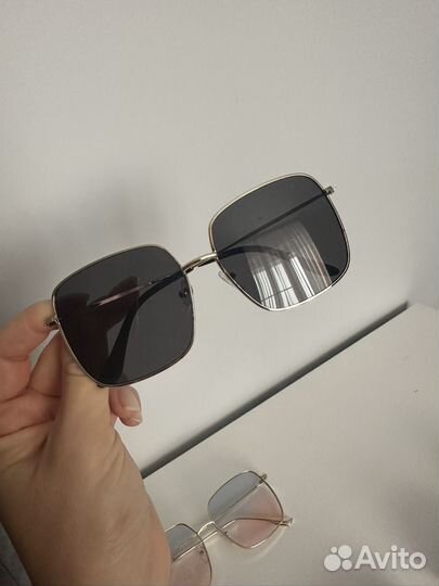 Солнцезащитные очки в ассортименте