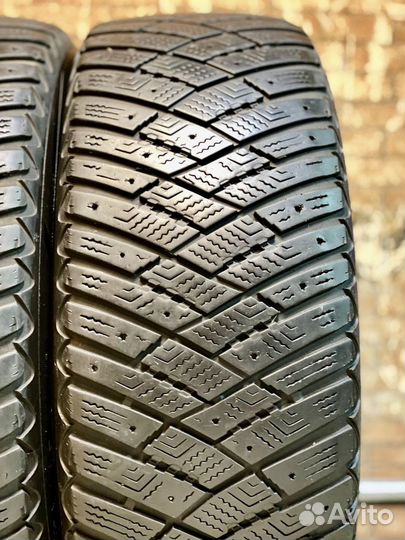 Goodyear Ultragrip Ice Arctic 205/55 R16