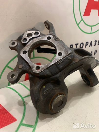 Цапфа задняя левая Toyota Avensis T25 2AZ-FSE 2006