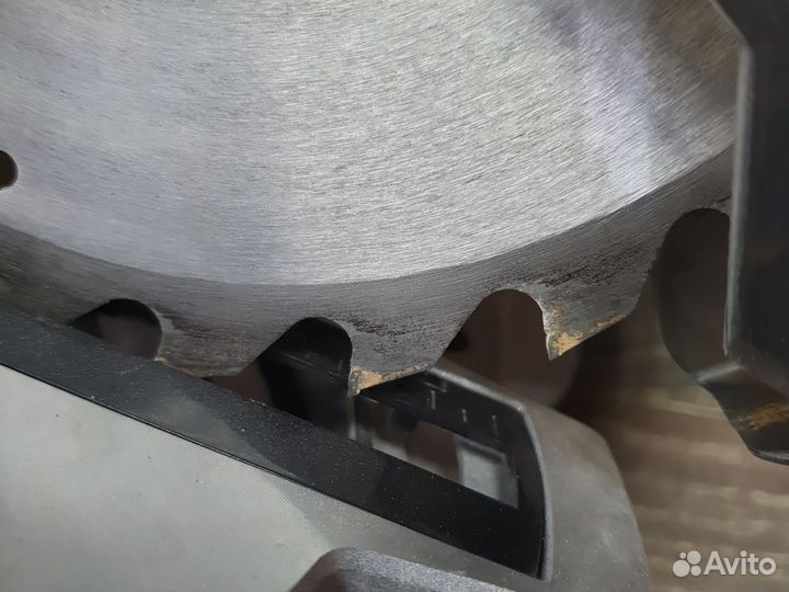 Торцовочная пила калибр птэ 1200 210м