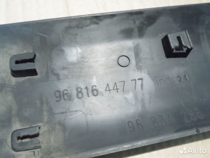 Молдинг задней двери Ситроен Берлинго Пежо Партнер