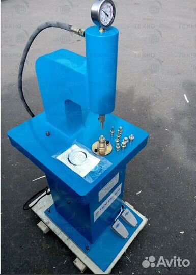 Клепальный станок для тормозных колодок