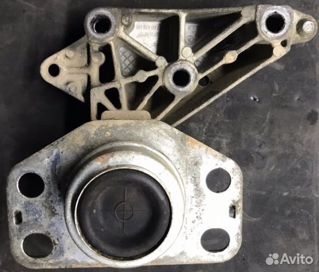 Подушка двигателя правая Renault Clio 2/Lutecia2