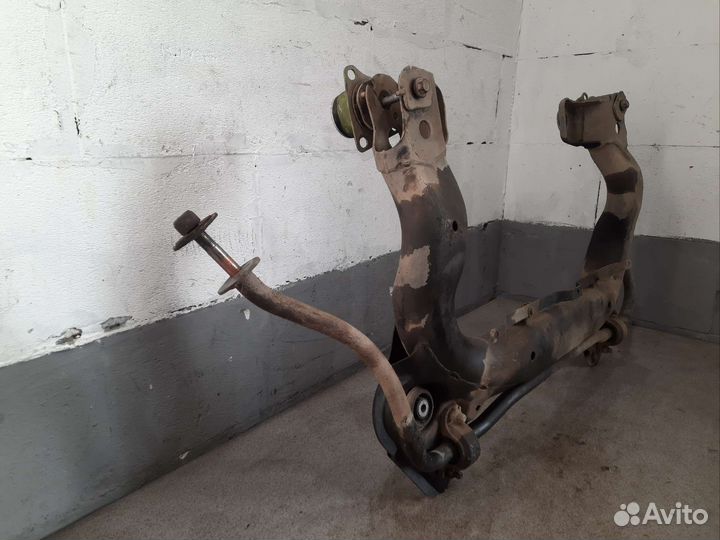 Подрамник Audi 100c4 45 МКПП 2.3