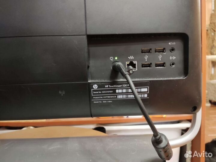 Моноблок HP TouchSmart 520-1108er