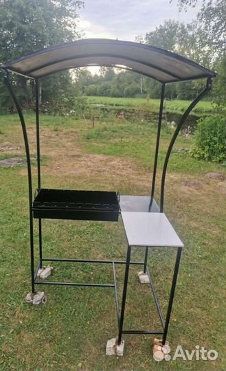 Мангал с крышей