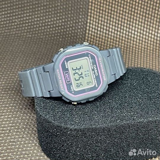 Наручные часы Casio Collection LA-20WH-8A