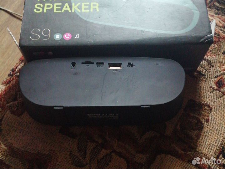 Колонка, часы с радио и флешкой