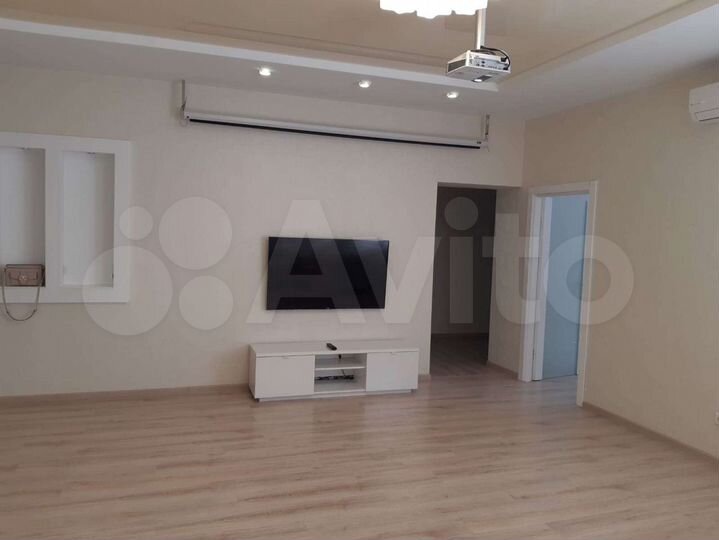 5-к. квартира, 160 м², 3/5 эт.