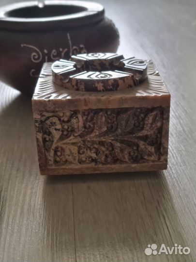 Пепельницы сувенирные