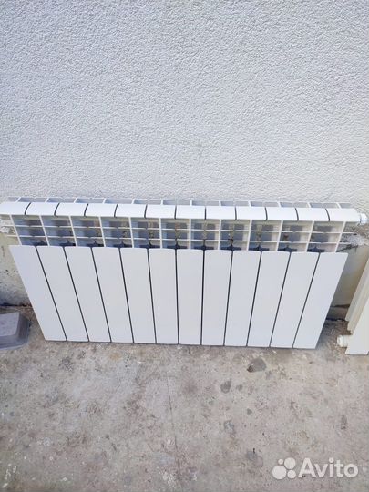 Радиатор бимиталмческий с нижним подключением