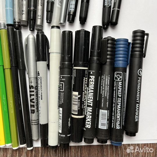 Фломастеры, ручки, линеры, маркеры