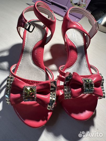 Туфли для девочки нарядные
