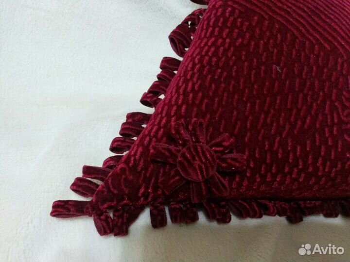 Продаю 2 декоративные подушечки