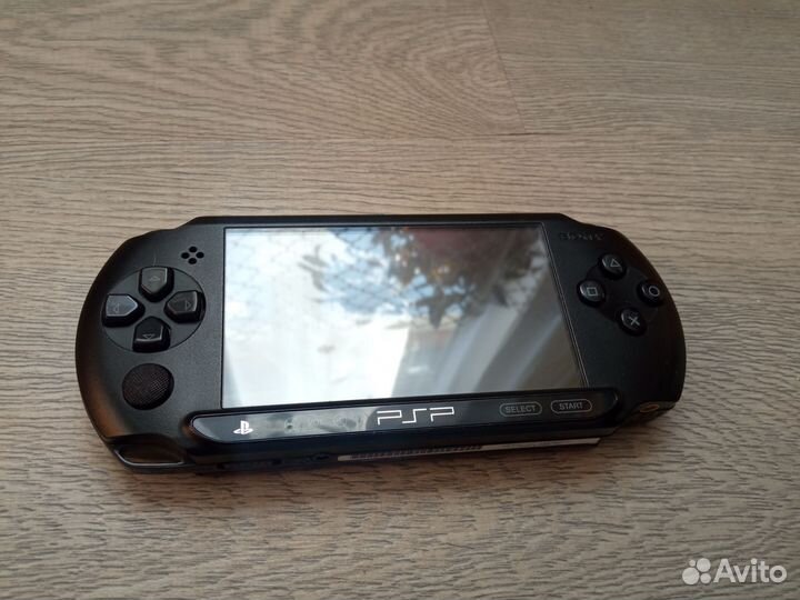 Sony PSP e1008 4GB с играми