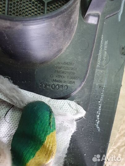 Накладка кузов внутри левая Cadillac Escalade 5