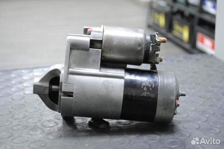 Стартер Kia Carnival 2.5 V6 автомат б/у
