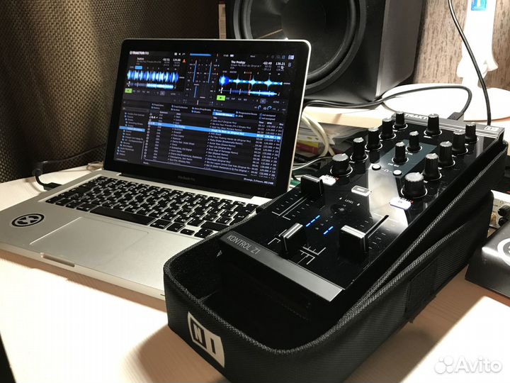 NI Traktor Kontrol Z1 + Оригинальный Чехол