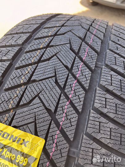 Sonix WinterXPro 999 245/40 R19 122U
