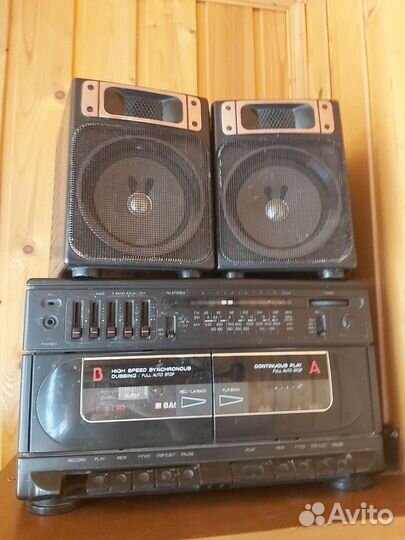 Музыкальный центр