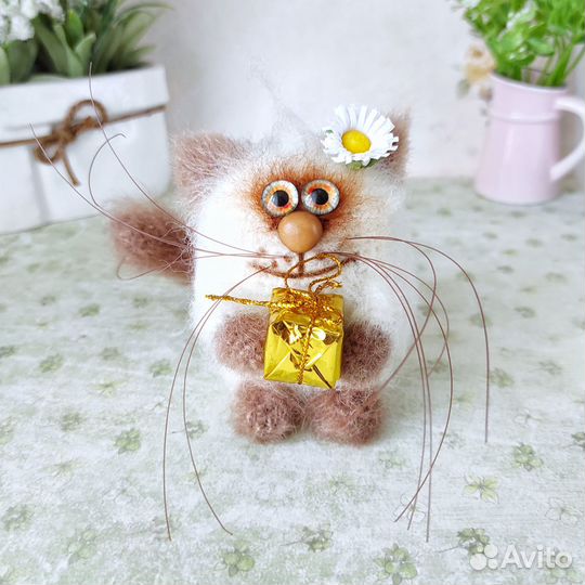 Кото-шарики ручной работы в подарок любителю кошек