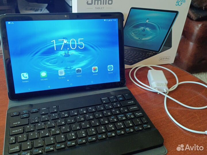 Планшет с клавиатурой и стилусом