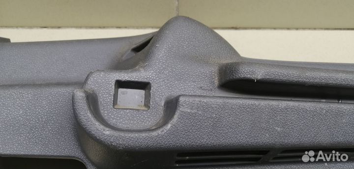 Направляющая шторки багажника Kuga 2008-2012