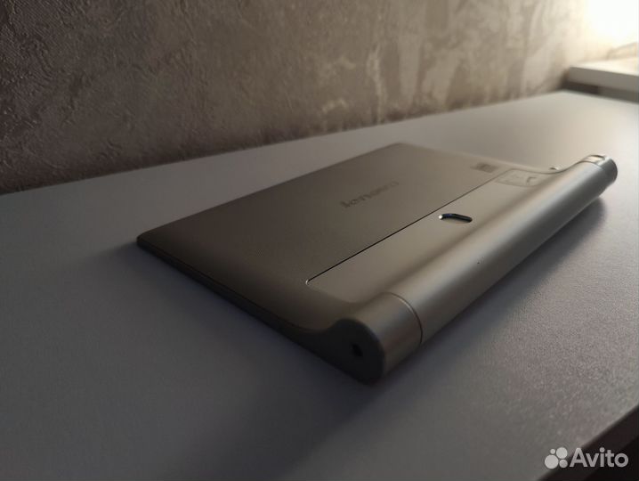 Планшет Lenovo Yoga