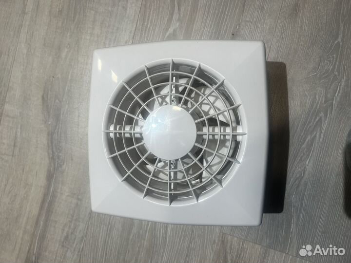 Вентилятор вытяжной 150мм