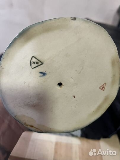 Статуэтка фарфор