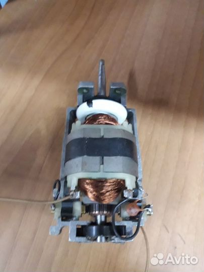 Двигатель (мотор ) для эл.мясорубки 