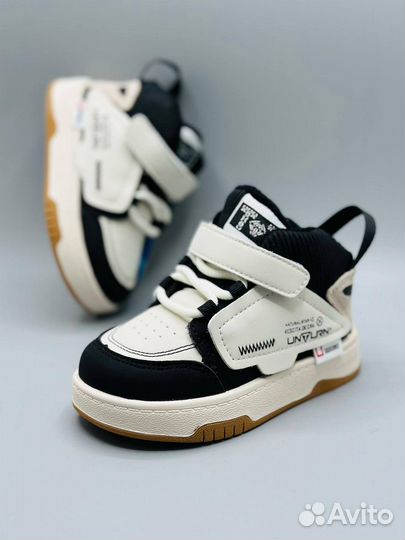 Детские кроссовки с липучкой Buba East