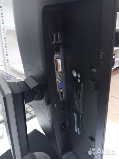 Монитор Dell P2213