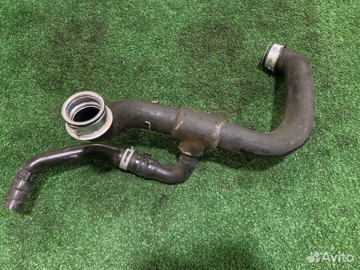 Патрубок радиатора нижний Mercedes-Benz E-Class