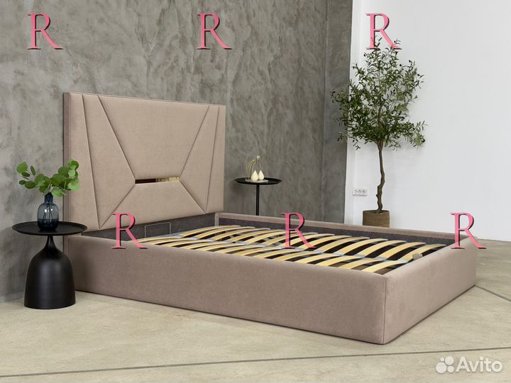 Кровать двухспальная